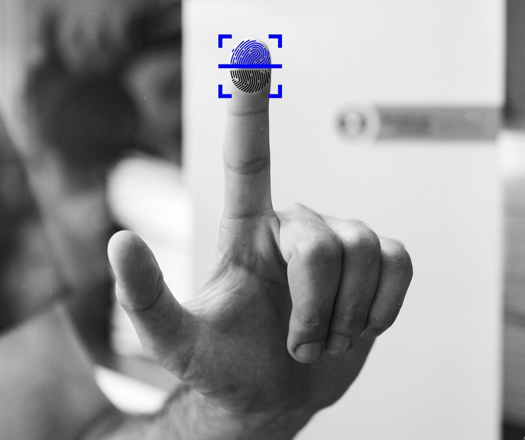 alt="Слід пальця руки (слід папілярного узору) – це не просто унікальний «паспорт» кожної людини, а справжнє «джерело» цінної інформації для експертів"