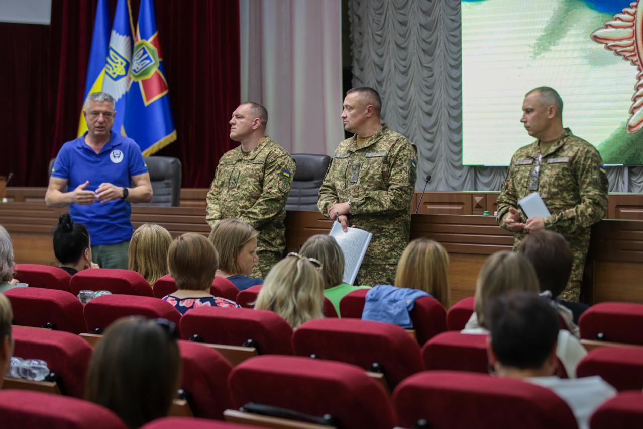 За ініціативи родин бійців 3-ої бригади оперативного призначення імені полковника Петра Болбочана “Спартан” відбулася зустріч під головуванням командувача Нацгвардії бригадного генерала Олександра Півненка.
