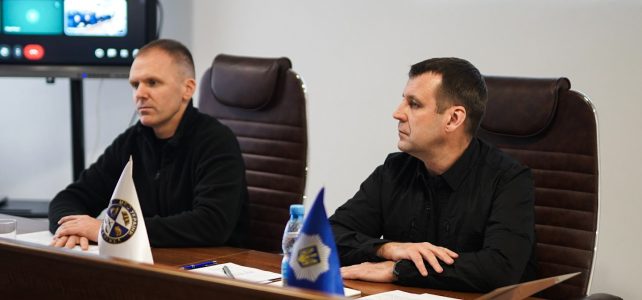 Заступник Міністра внутрішніх справ України Леонід Тимченко відвідав Державний науково-дослідний експертно-криміналістичний центр МВС України та привітав працівників установ Експертної служби МВС з прийдешнім Новим роком