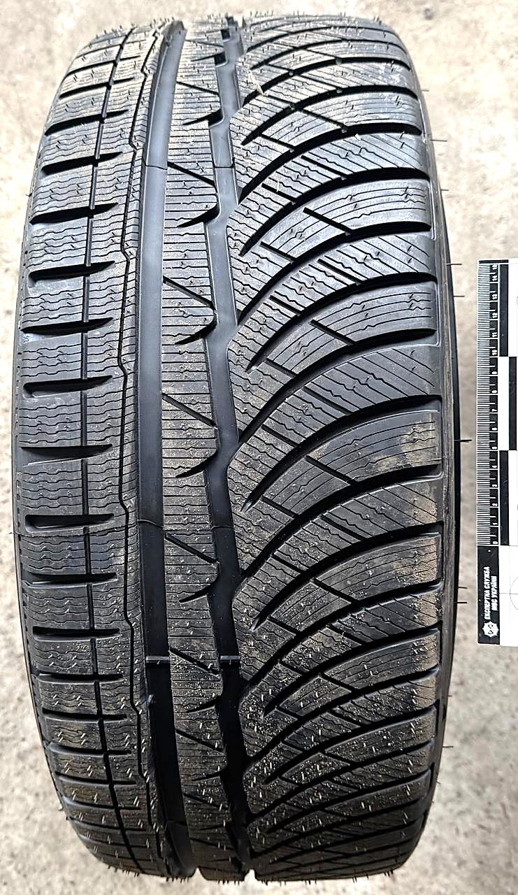 alt="Дослідження слідів транспортних засобів"